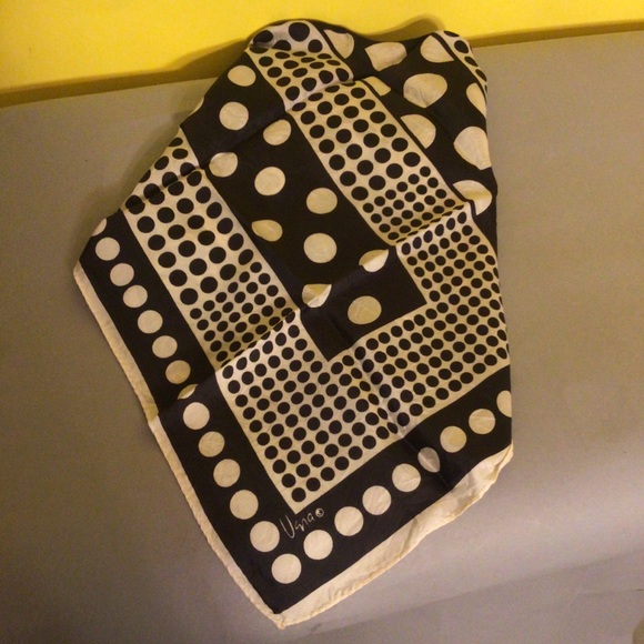 RARE Vintage Vera Neumann B&W 100% Silk Scarf - Picture 2 of 5